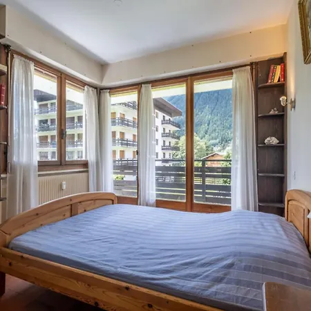 Spacious Nest Overlooking The Mont Blanc Range 아파트 *